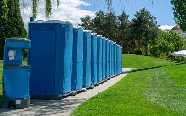 Kenner sanitation service in the field